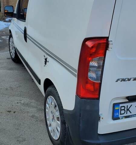 Белый Фиат Fiorino, объемом двигателя 1.2 л и пробегом 258 тыс. км за 4600 $, фото 9 на Automoto.ua