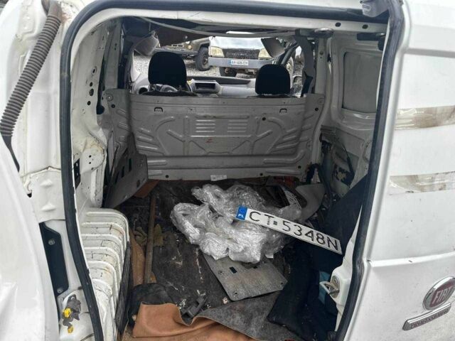 Белый Фиат Fiorino, объемом двигателя 1.3 л и пробегом 200 тыс. км за 950 $, фото 4 на Automoto.ua