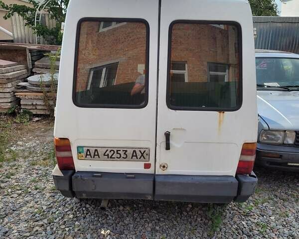 Белый Фиат Fiorino, объемом двигателя 1.37 л и пробегом 196 тыс. км за 950 $, фото 18 на Automoto.ua