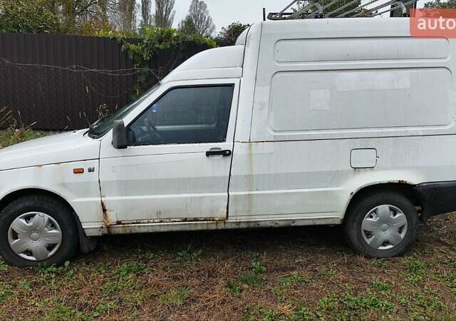 Белый Фиат Fiorino, объемом двигателя 1.37 л и пробегом 378 тыс. км за 1100 $, фото 3 на Automoto.ua