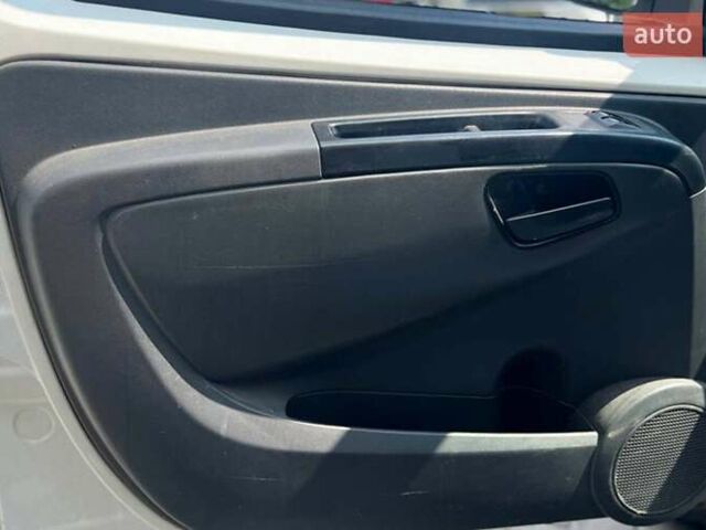 Білий Фіат Fiorino, об'ємом двигуна 1.25 л та пробігом 245 тис. км за 5000 $, фото 7 на Automoto.ua