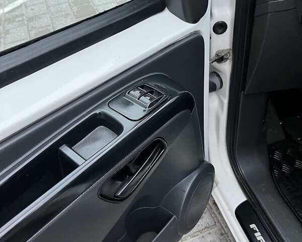 Белый Фиат Fiorino, объемом двигателя 1.3 л и пробегом 257 тыс. км за 3950 $, фото 15 на Automoto.ua