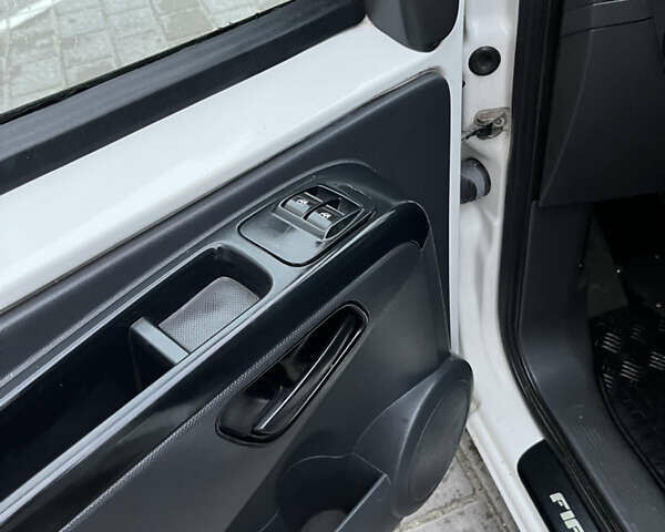 Белый Фиат Fiorino, объемом двигателя 1.25 л и пробегом 255 тыс. км за 3950 $, фото 24 на Automoto.ua