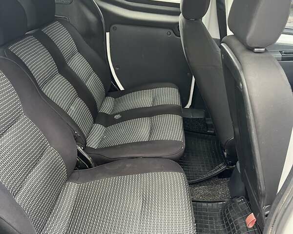 Белый Фиат Fiorino, объемом двигателя 1.25 л и пробегом 220 тыс. км за 5600 $, фото 13 на Automoto.ua