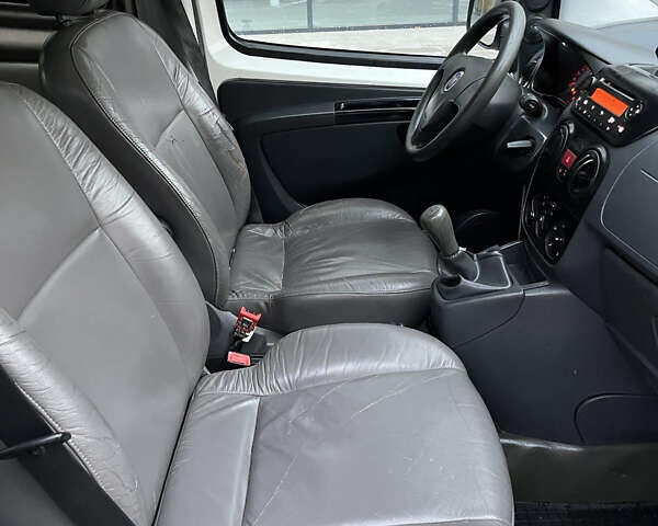 Белый Фиат Fiorino, объемом двигателя 1.3 л и пробегом 257 тыс. км за 3950 $, фото 16 на Automoto.ua