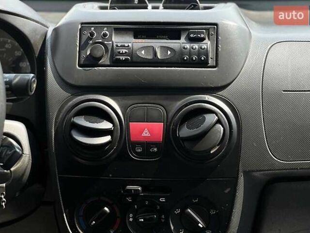 Білий Фіат Fiorino, об'ємом двигуна 1.25 л та пробігом 245 тис. км за 5000 $, фото 17 на Automoto.ua