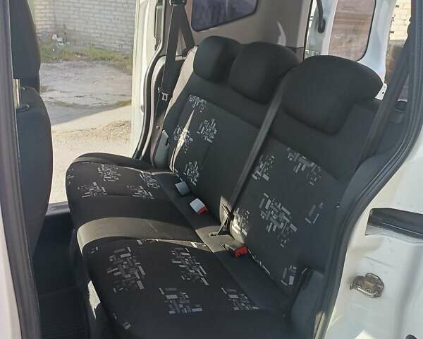 Белый Фиат Fiorino, объемом двигателя 1.36 л и пробегом 181 тыс. км за 5300 $, фото 12 на Automoto.ua