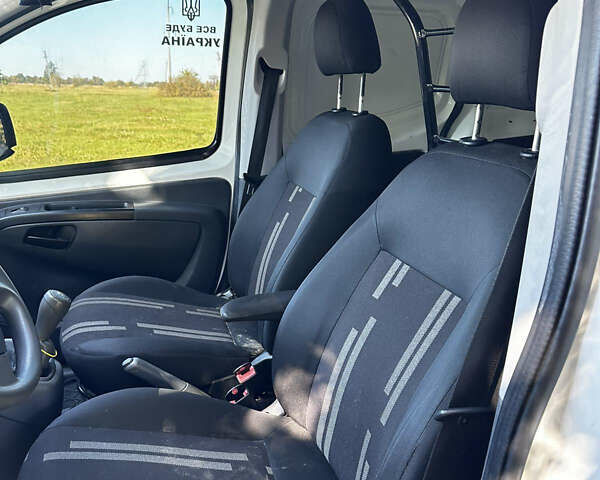Белый Фиат Fiorino, объемом двигателя 1.25 л и пробегом 204 тыс. км за 4200 $, фото 26 на Automoto.ua