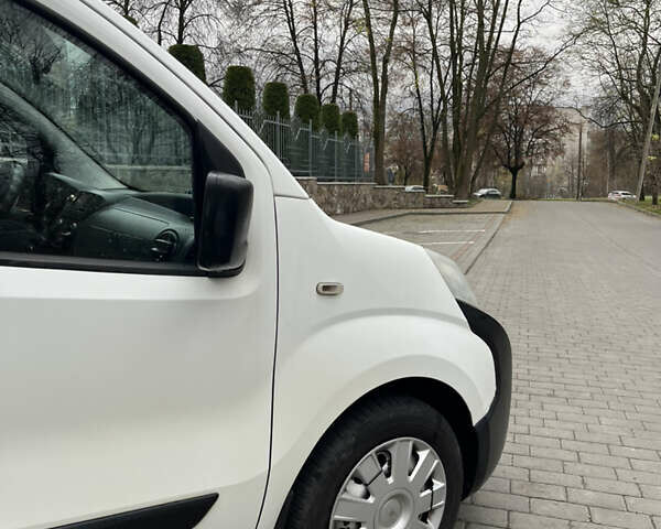 Белый Фиат Fiorino, объемом двигателя 1.25 л и пробегом 352 тыс. км за 3700 $, фото 3 на Automoto.ua