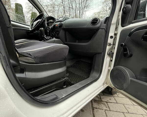 Белый Фиат Fiorino, объемом двигателя 1.25 л и пробегом 352 тыс. км за 3700 $, фото 12 на Automoto.ua