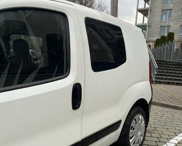 Белый Фиат Fiorino, объемом двигателя 1.25 л и пробегом 352 тыс. км за 3700 $, фото 9 на Automoto.ua