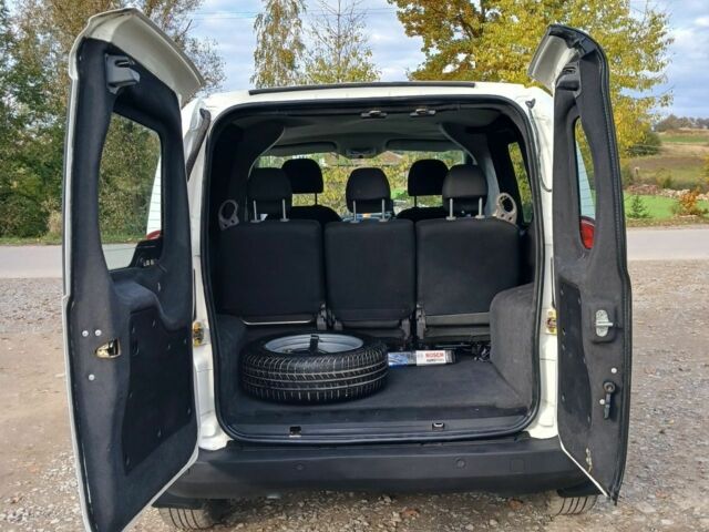 Белый Фиат Fiorino, объемом двигателя 1.2 л и пробегом 259 тыс. км за 4300 $, фото 3 на Automoto.ua