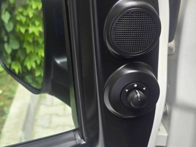 Белый Фиат Fiorino, объемом двигателя 1.2 л и пробегом 200 тыс. км за 4999 $, фото 6 на Automoto.ua