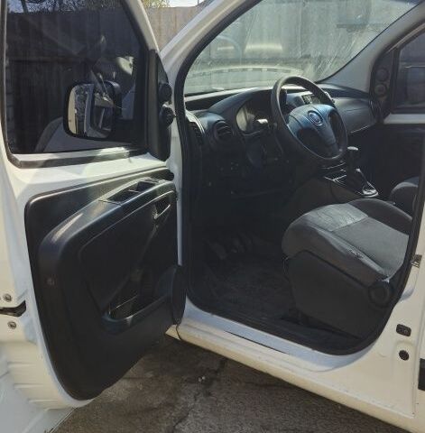 Білий Фіат Fiorino, об'ємом двигуна 1.4 л та пробігом 308 тис. км за 3850 $, фото 2 на Automoto.ua