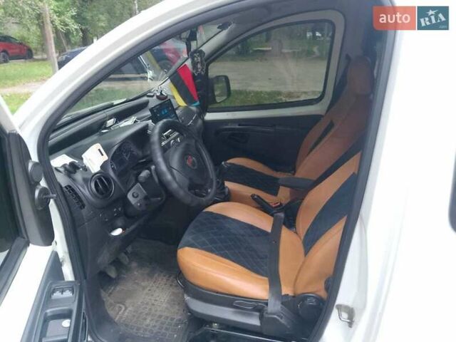Фиат Fiorino 2013 в Киеве на Automoto.ua Белый Фиат Fiorino, объемом двигателя 1.25 л и пробегом 243 тыс. км за 6800 $, фото 4 на Automoto.ua