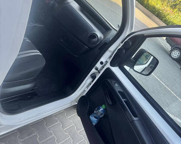 Белый Фиат Fiorino, объемом двигателя 1.25 л и пробегом 363 тыс. км за 4500 $, фото 10 на Automoto.ua