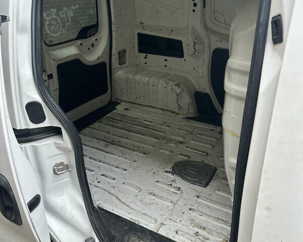 Фиат Fiorino 2013 в Житомире на Automoto.ua Белый Фиат Fiorino, объемом двигателя 1.2 л и пробегом 320 тыс. км за 3200 $, фото 4 на Automoto.ua