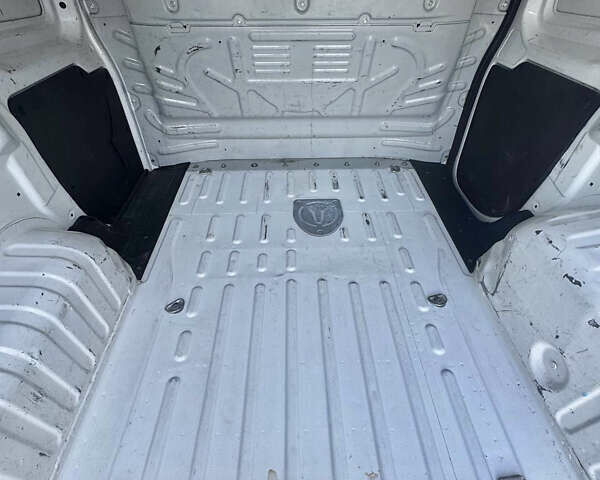 Белый Фиат Fiorino, объемом двигателя 1.25 л и пробегом 363 тыс. км за 4500 $, фото 14 на Automoto.ua