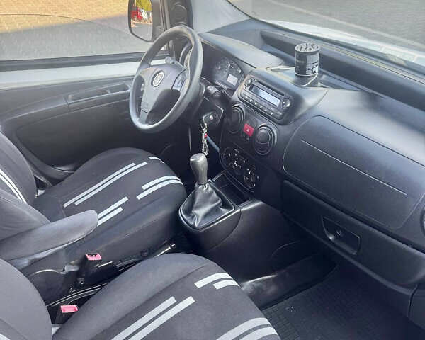 Белый Фиат Fiorino, объемом двигателя 1.25 л и пробегом 363 тыс. км за 4500 $, фото 11 на Automoto.ua