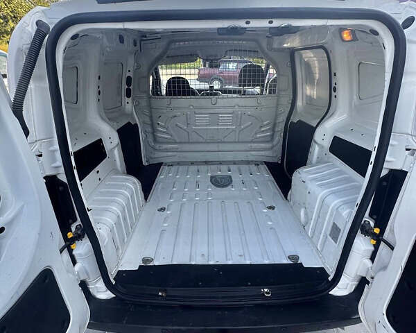 Белый Фиат Fiorino, объемом двигателя 1.25 л и пробегом 363 тыс. км за 4500 $, фото 13 на Automoto.ua