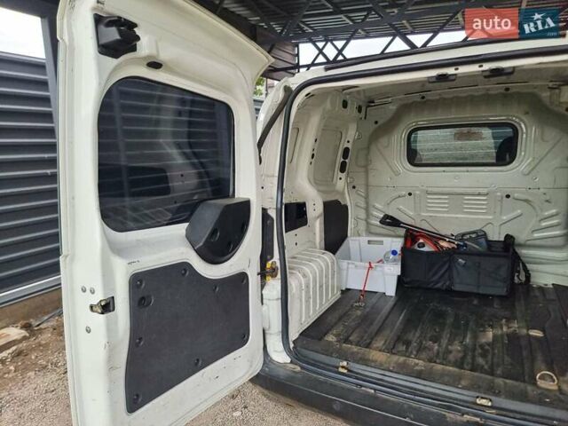 Фиат Fiorino 2014 в Черкассах на Automoto.ua Белый Фиат Fiorino, объемом двигателя 1.2 л и пробегом 105 тыс. км за 6000 $, фото 9 на Automoto.ua