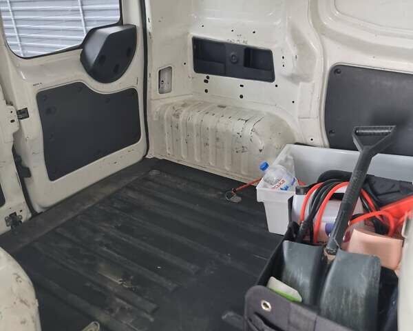 Фиат Fiorino 2014 в Черкассах на Automoto.ua Белый Фиат Fiorino, объемом двигателя 1.2 л и пробегом 105 тыс. км за 6000 $, фото 3 на Automoto.ua