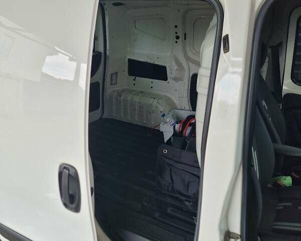 Фиат Fiorino 2014 в Черкассах на Automoto.ua Белый Фиат Fiorino, объемом двигателя 1.2 л и пробегом 105 тыс. км за 6000 $, фото 6 на Automoto.ua
