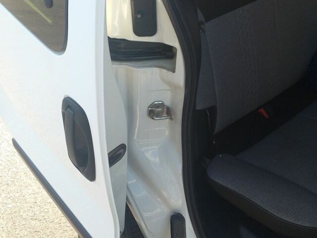 Белый Фиат Fiorino, объемом двигателя 1.2 л и пробегом 147 тыс. км за 6300 $, фото 7 на Automoto.ua