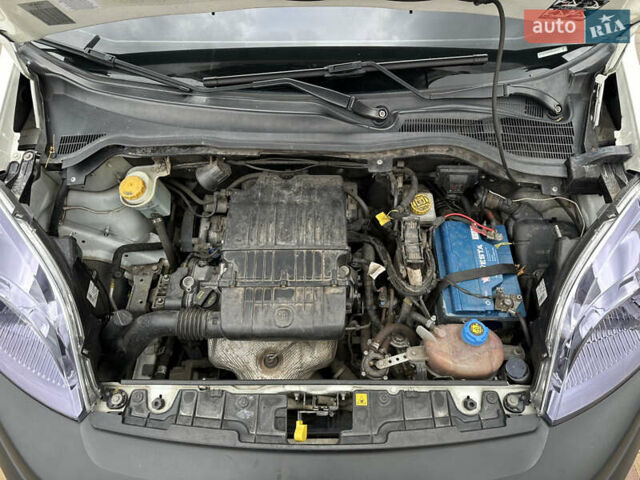 Белый Фиат Fiorino, объемом двигателя 1.37 л и пробегом 176 тыс. км за 6500 $, фото 11 на Automoto.ua