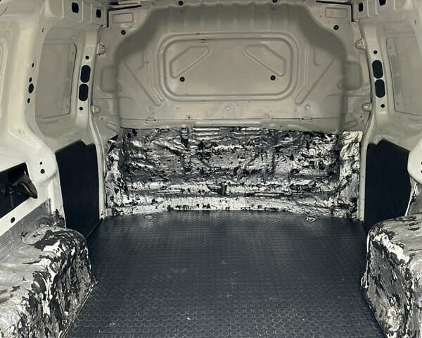 Белый Фиат Fiorino, объемом двигателя 1.37 л и пробегом 176 тыс. км за 6500 $, фото 10 на Automoto.ua