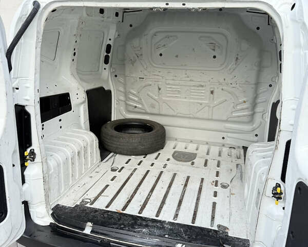 Білий Фіат Fiorino, об'ємом двигуна 1.37 л та пробігом 110 тис. км за 6999 $, фото 13 на Automoto.ua