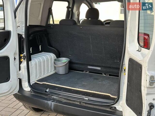 Белый Фиат Fiorino, объемом двигателя 1.3 л и пробегом 90 тыс. км за 9290 $, фото 17 на Automoto.ua