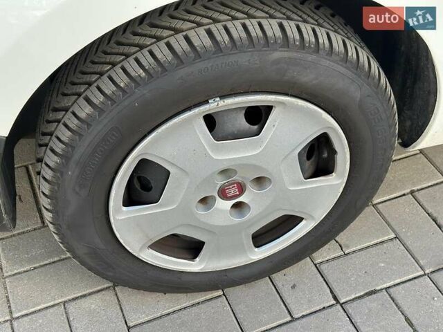 Белый Фиат Fiorino, объемом двигателя 1.3 л и пробегом 90 тыс. км за 9290 $, фото 6 на Automoto.ua