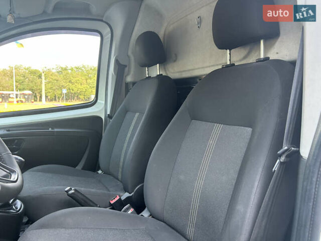 Фиат Fiorino 2021 в Николаеве на Automoto.ua Белый Фиат Fiorino, объемом двигателя 1.25 л и пробегом 66 тыс. км за 10999 $, фото 11 на Automoto.ua