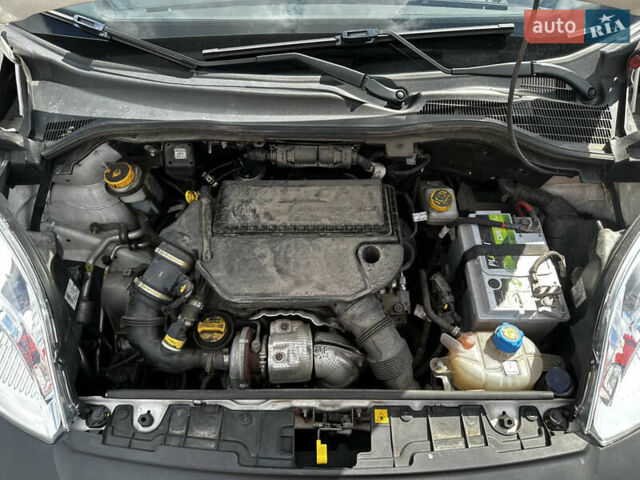 Белый Фиат Fiorino, объемом двигателя 1.3 л и пробегом 96 тыс. км за 9999 $, фото 25 на Automoto.ua