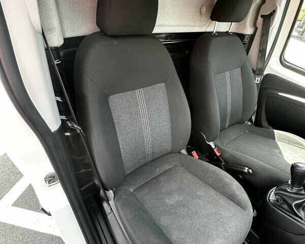 Белый Фиат Fiorino, объемом двигателя 1.3 л и пробегом 96 тыс. км за 9999 $, фото 15 на Automoto.ua