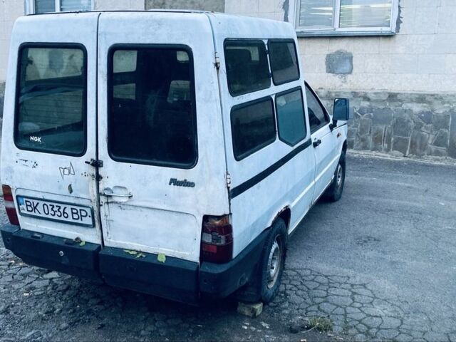 Белый Фиат Fiorino, объемом двигателя 1.2 л и пробегом 200 тыс. км за 712 $, фото 1 на Automoto.ua