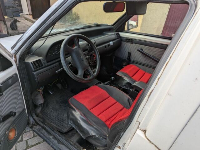Белый Фиат Fiorino, объемом двигателя 1 л и пробегом 296 тыс. км за 550 $, фото 6 на Automoto.ua