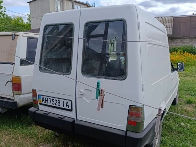 Белый Фиат Fiorino, объемом двигателя 1 л и пробегом 120 тыс. км за 1300 $, фото 4 на Automoto.ua