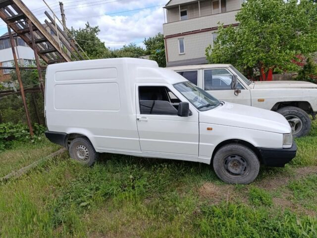 Белый Фиат Fiorino, объемом двигателя 1 л и пробегом 120 тыс. км за 1300 $, фото 1 на Automoto.ua