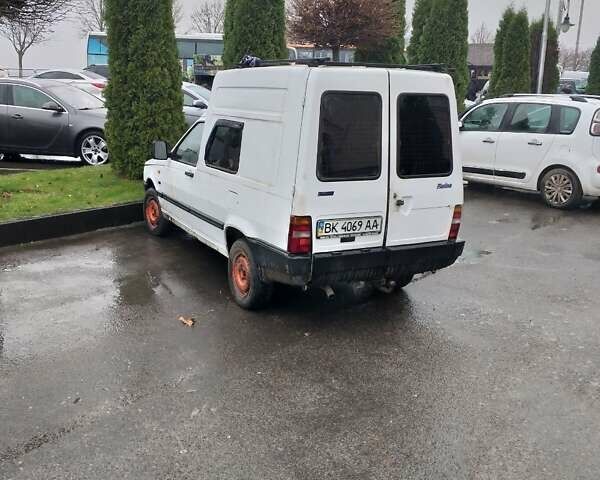 Белый Фиат Fiorino, объемом двигателя 1.6 л и пробегом 200 тыс. км за 650 $, фото 9 на Automoto.ua