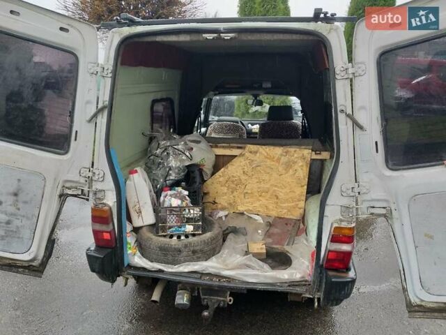 Белый Фиат Fiorino, объемом двигателя 1.6 л и пробегом 200 тыс. км за 650 $, фото 1 на Automoto.ua