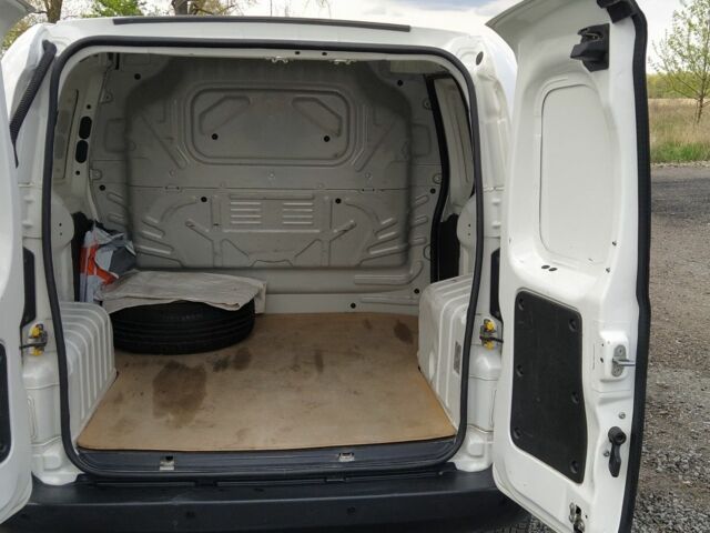 Белый Фиат Fiorino, объемом двигателя 1.3 л и пробегом 256 тыс. км за 5600 $, фото 7 на Automoto.ua