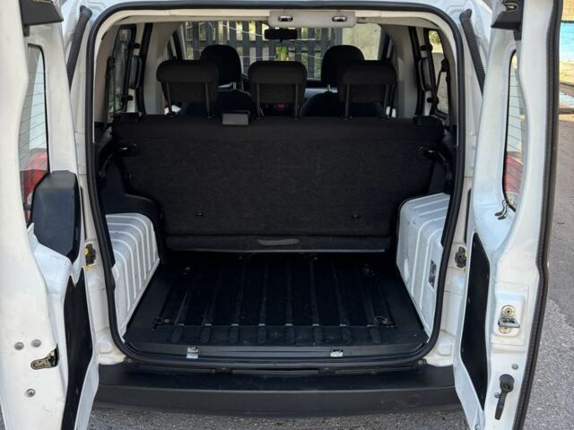 Белый Фиат Fiorino, объемом двигателя 1.2 л и пробегом 225 тыс. км за 5299 $, фото 3 на Automoto.ua