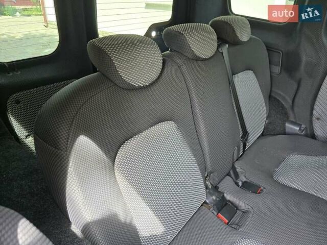 Черный Фиат Fiorino, объемом двигателя 1.3 л и пробегом 300 тыс. км за 4390 $, фото 12 на Automoto.ua