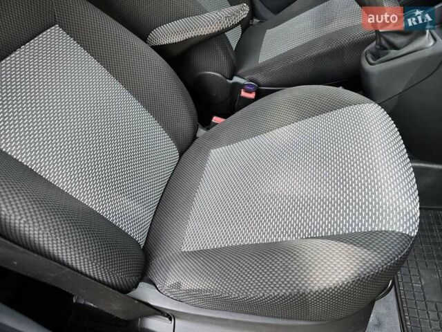 Черный Фиат Fiorino, объемом двигателя 1.3 л и пробегом 300 тыс. км за 4390 $, фото 17 на Automoto.ua