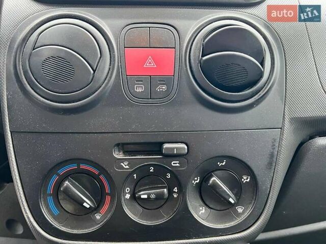 Черный Фиат Fiorino, объемом двигателя 1.3 л и пробегом 183 тыс. км за 4990 $, фото 23 на Automoto.ua