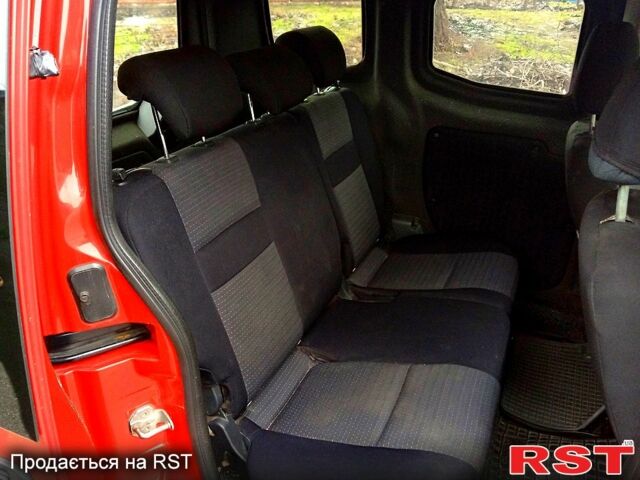 Красный Фиат Fiorino, объемом двигателя 1.2 л и пробегом 230 тыс. км за 5500 $, фото 4 на Automoto.ua