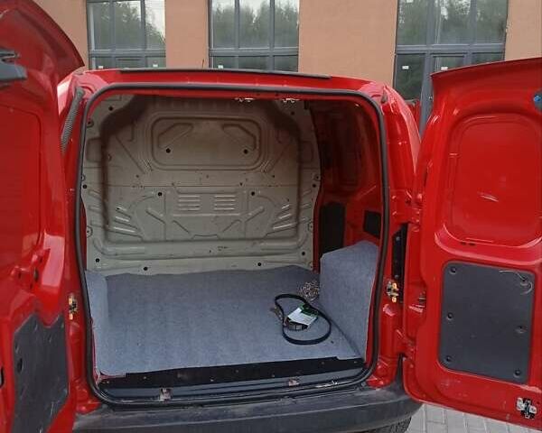 Червоний Фіат Fiorino, об'ємом двигуна 1.3 л та пробігом 290 тис. км за 4500 $, фото 12 на Automoto.ua
