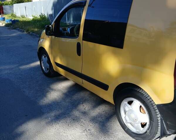 Желтый Фиат Fiorino, объемом двигателя 1.25 л и пробегом 212 тыс. км за 3300 $, фото 1 на Automoto.ua